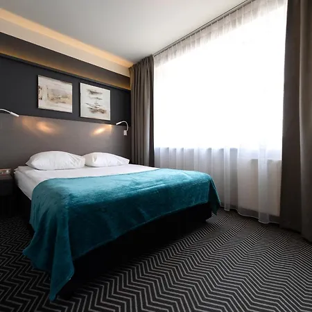 Hotel So