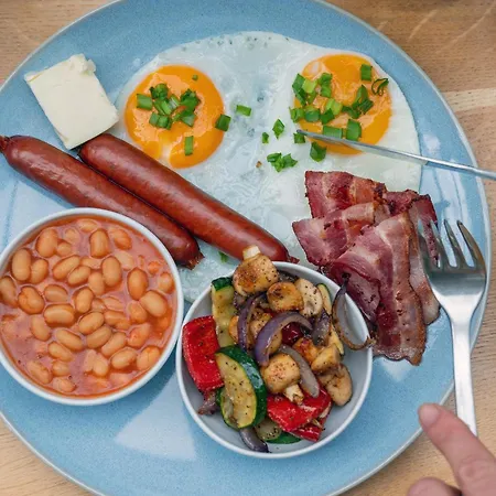 So - Self Check-in Bed & Breakfast 4*