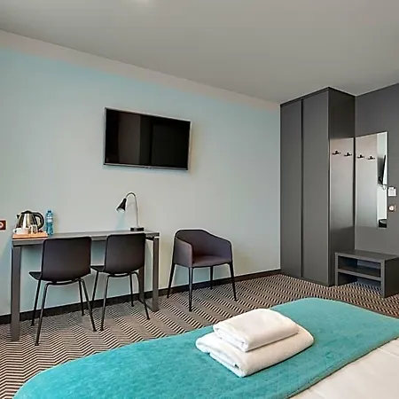 So - Self Check-in Bed & Breakfast 4*