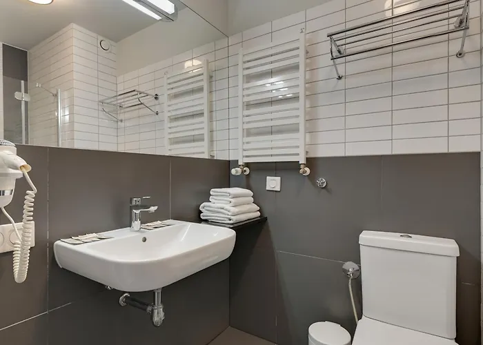 So - Self Check-in Bed & Breakfast 4*