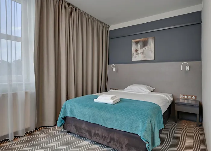 So - Self Check-in Bed & Breakfast 4*